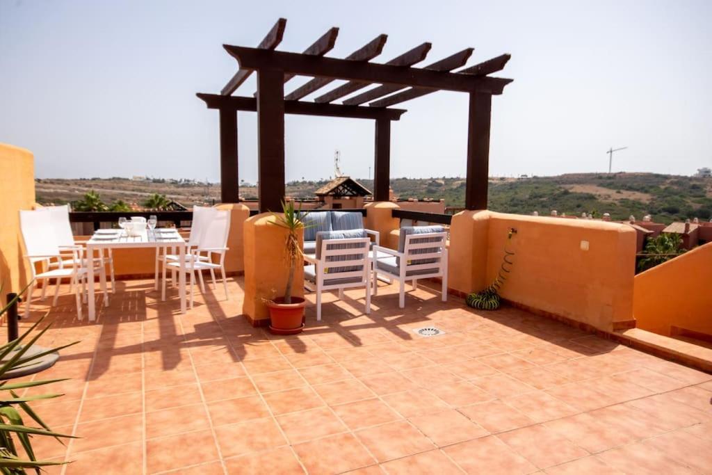 Penthouse With Roof Terrace, Bbq, Pool- And Sea Views Apartment Buenas Noches Exterior photo